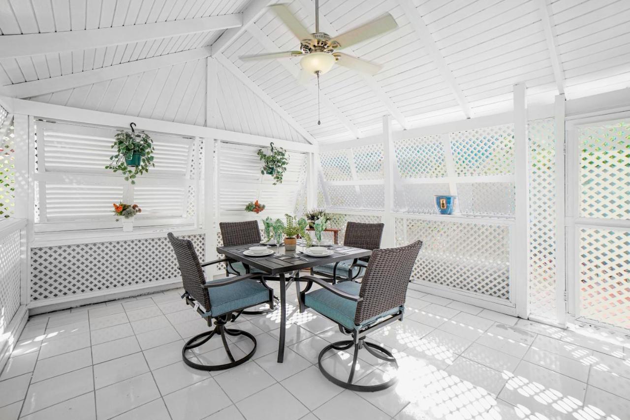 Banyan Beach House Villa ブリッジタウン エクステリア 写真