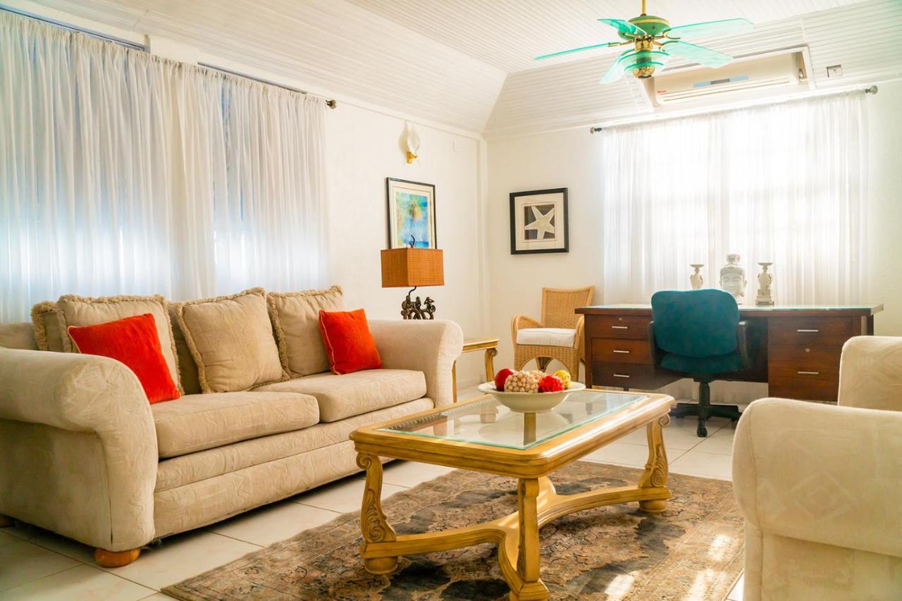 Banyan Beach House Villa ブリッジタウン エクステリア 写真