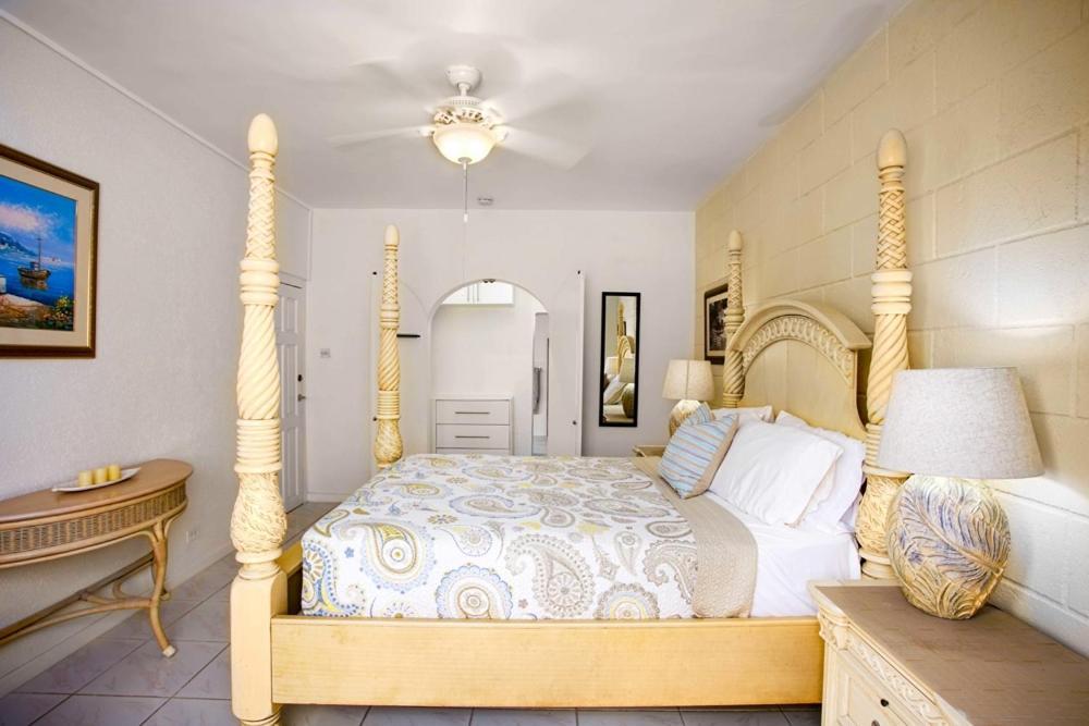 Banyan Beach House Villa ブリッジタウン エクステリア 写真